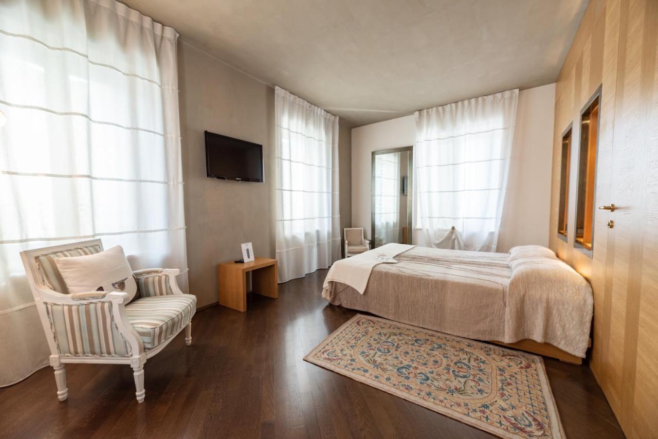 Hotel Suite Inn Удіне Екстер'єр фото